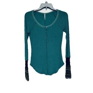 Free People Women's Ski Lodge Crochet Cuff Thermal Henley Top w Buttons S / M ?